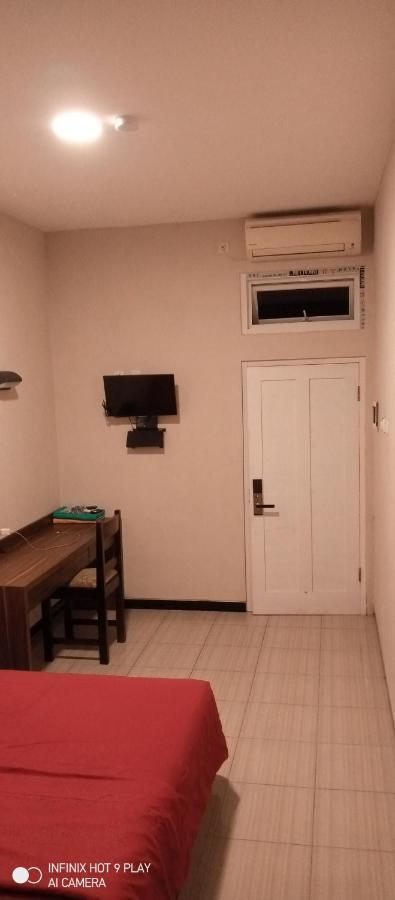 Bromo Family Guest House Kepanjen Buitenkant foto