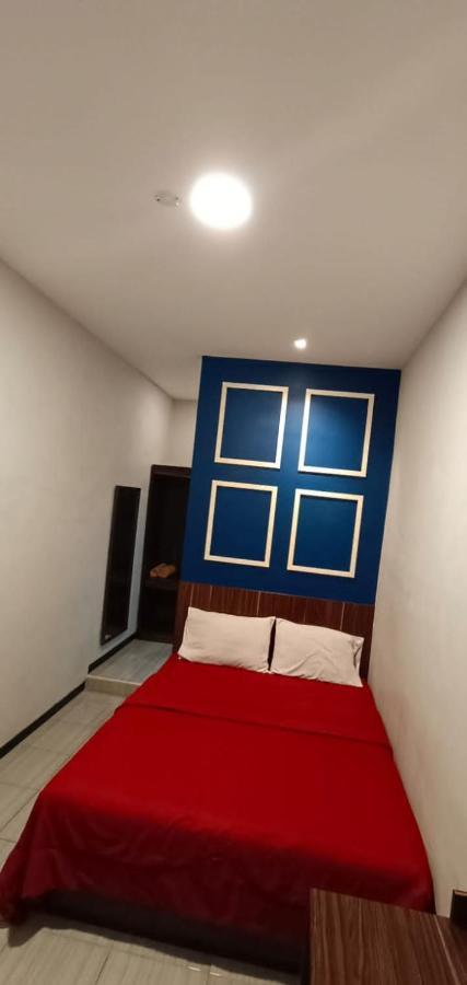 Bromo Family Guest House Kepanjen Buitenkant foto